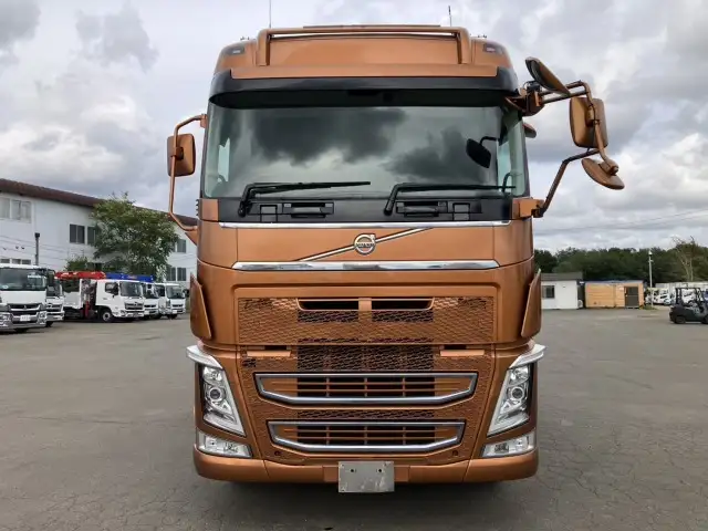 平成30年 ボルボ トラクタ 中間尺 エアロ付き スライドカプラー デフロック 440馬力 AT 第五輪:11,500㎏ 距離:55万㎞の画像2