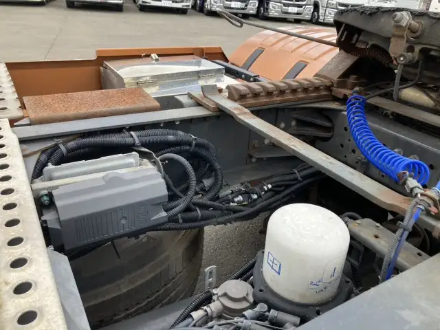 平成30年 ボルボ トラクタ 中間尺 エアロ付き スライドカプラー デフロック 440馬力 AT 第五輪:11,500㎏ 距離:55万㎞の画像13