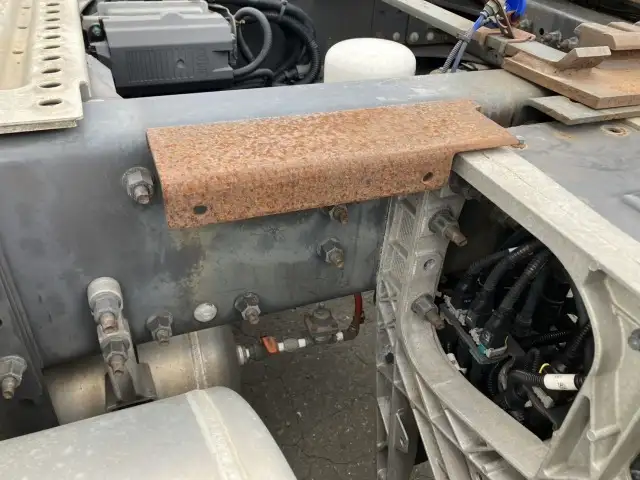 平成30年 ボルボ トラクタ 中間尺 エアロ付き スライドカプラー デフロック 440馬力 AT 第五輪:11,500㎏ 距離:55万㎞の画像14