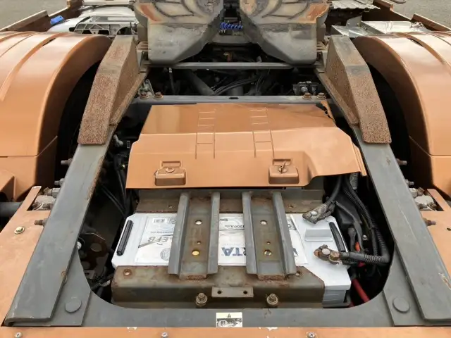 平成30年 ボルボ トラクタ 中間尺 エアロ付き スライドカプラー デフロック 440馬力 AT 第五輪:11,500㎏ 距離:55万㎞の画像16