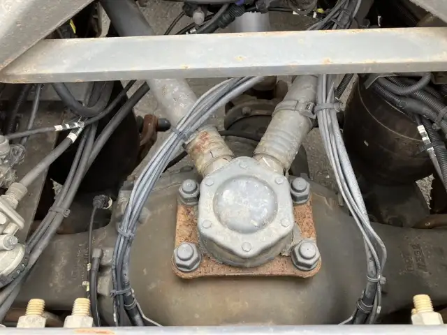 平成30年 ボルボ トラクタ 中間尺 エアロ付き スライドカプラー デフロック 440馬力 AT 第五輪:11,500㎏ 距離:55万㎞の画像18