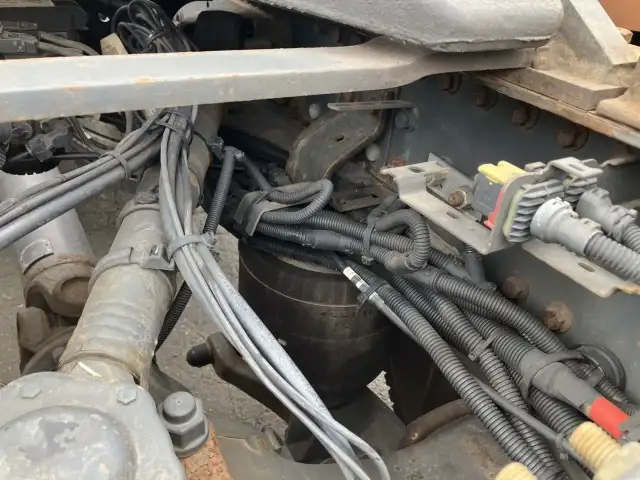 平成30年 ボルボ トラクタ 中間尺 エアロ付き スライドカプラー デフロック 440馬力 AT 第五輪:11,500㎏ 距離:55万㎞の画像19