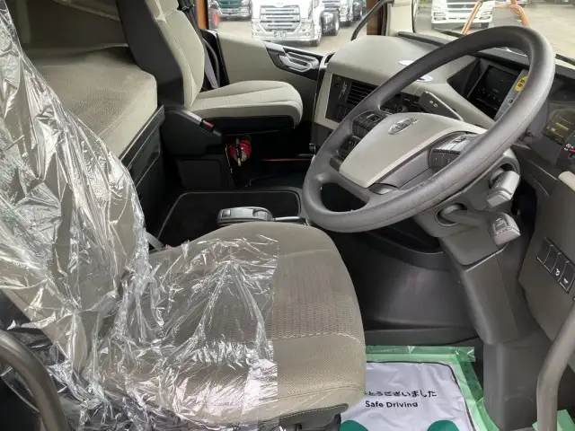 平成30年 ボルボ トラクタ 中間尺 エアロ付き スライドカプラー デフロック 440馬力 AT 第五輪:11,500㎏ 距離:55万㎞の画像37