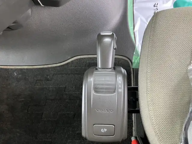 平成30年 ボルボ トラクタ 中間尺 エアロ付き スライドカプラー デフロック 440馬力 AT 第五輪:11,500㎏ 距離:55万㎞の画像42