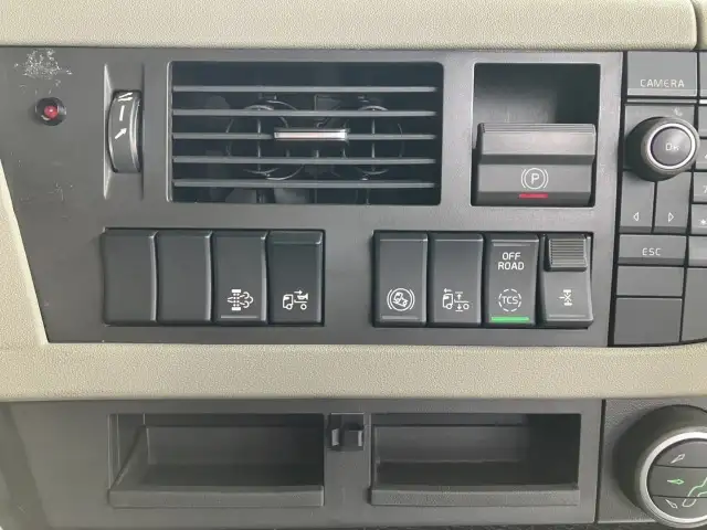 平成30年 ボルボ トラクタ 中間尺 エアロ付き スライドカプラー デフロック 440馬力 AT 第五輪:11,500㎏ 距離:55万㎞の画像44