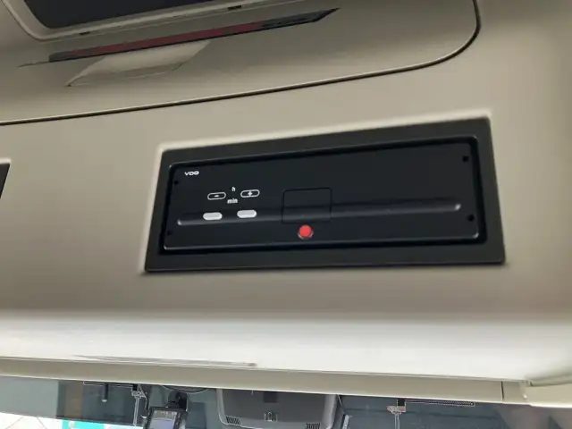 平成30年 ボルボ トラクタ 中間尺 エアロ付き スライドカプラー デフロック 440馬力 AT 第五輪:11,500㎏ 距離:55万㎞の画像48