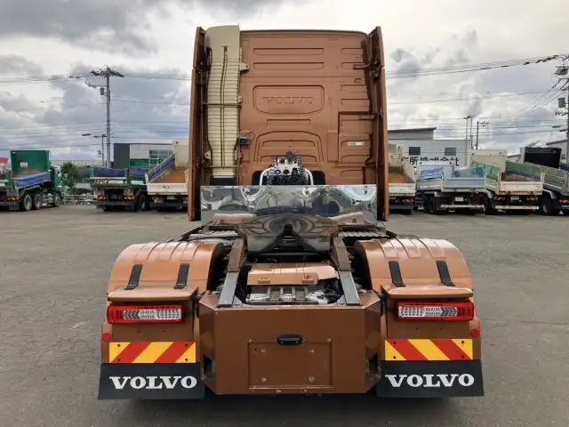 平成30年 ボルボ トラクタ 中間尺 エアロ付き スライドカプラー デフロック 440馬力 AT 第五輪:11,500㎏ 距離:55万㎞の画像6