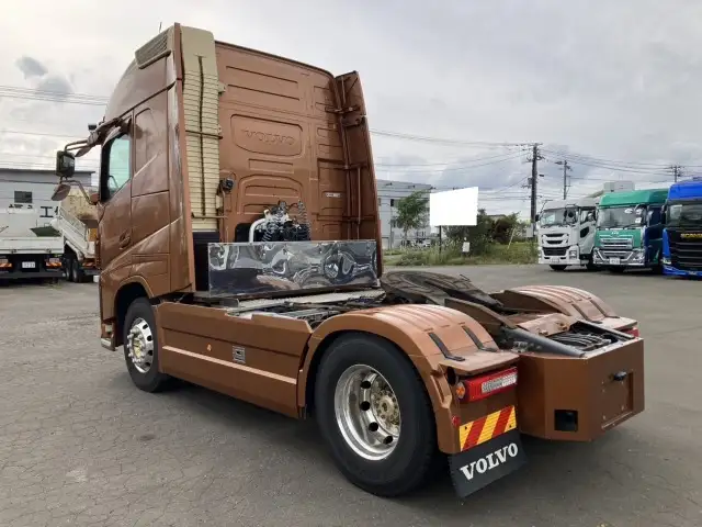 平成30年 ボルボ トラクタ 中間尺 エアロ付き スライドカプラー デフロック 440馬力 AT 第五輪:11,500㎏ 距離:55万㎞の画像7