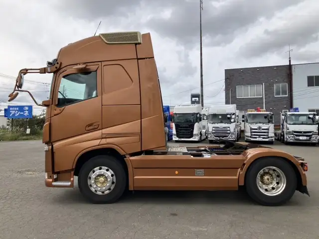 平成30年 ボルボ トラクタ 中間尺 エアロ付き スライドカプラー デフロック 440馬力 AT 第五輪:11,500㎏ 距離:55万㎞の画像8