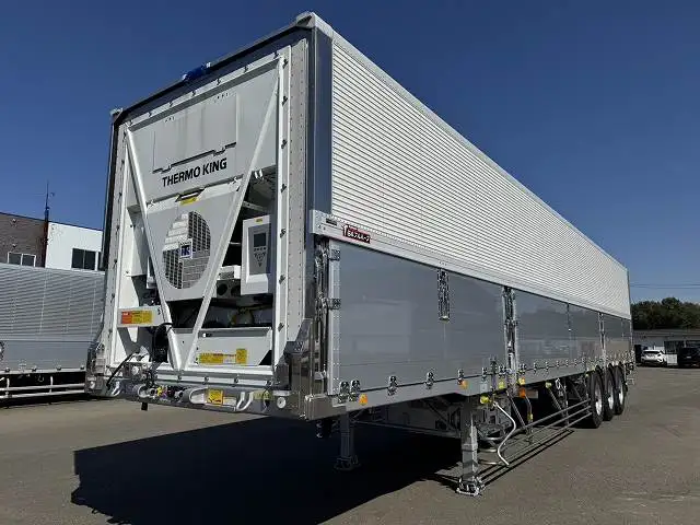 登録済み未使用車　車検：令和8年8月27日迄　令和7年式　フルハーフ　14m3軸冷凍ウイングトレーラー　スーパーシングル　リフトアクスル後軸残し　積載：24,000kg　第五輪：10,980kgの画像1