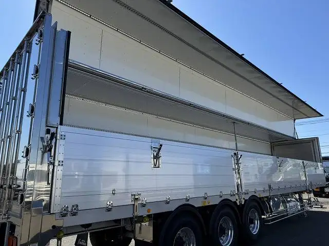 登録済み未使用車　車検：令和8年8月27日迄　令和7年式　フルハーフ　14m3軸冷凍ウイングトレーラー　スーパーシングル　リフトアクスル後軸残し　積載：24,000kg　第五輪：10,980kgの画像9