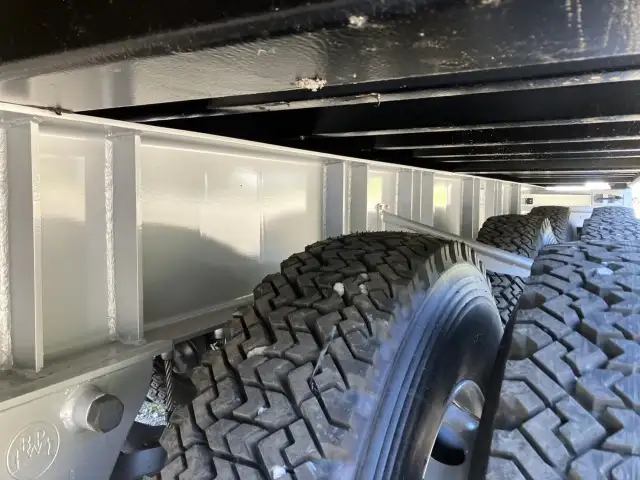 新品！未使用車！　令和7年　トレクス　40FT3軸冷凍コンテナSET　リフトアクスル(後後軸残し)　サイド観音扉　冷凍機SLXi400(縦型)　樹脂燃料タンクの画像19