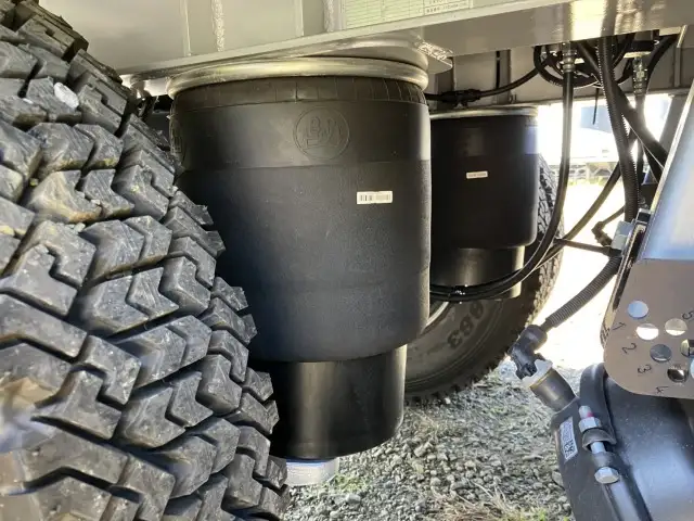 新品！未使用車！　令和7年　トレクス　40FT3軸冷凍コンテナSET　リフトアクスル(後後軸残し)　サイド観音扉　冷凍機SLXi400(縦型)　樹脂燃料タンクの画像22