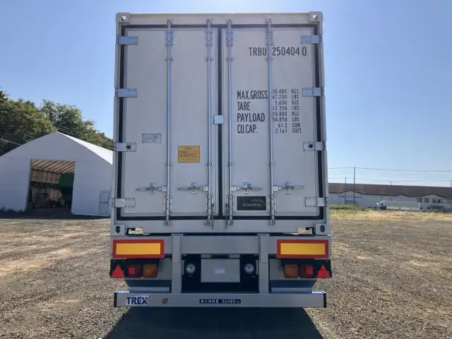 新品！未使用車！　令和7年　トレクス　40FT3軸冷凍コンテナSET　リフトアクスル(後後軸残し)　サイド観音扉　冷凍機SLXi400(縦型)　樹脂燃料タンクの画像6