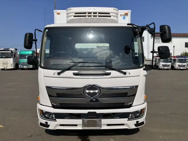 ☆車検付き(R8.9.23)☆ 令和6年 日野 4t冷凍車PG付 63ワイド 冷凍機:菱重(TDJS50) ‐30℃設定 床:システムフロア ラッシング2段 格納PG 片開SD リアエアサス MT 積載:2,450㎏ 距離:2.2万㎞の画像2