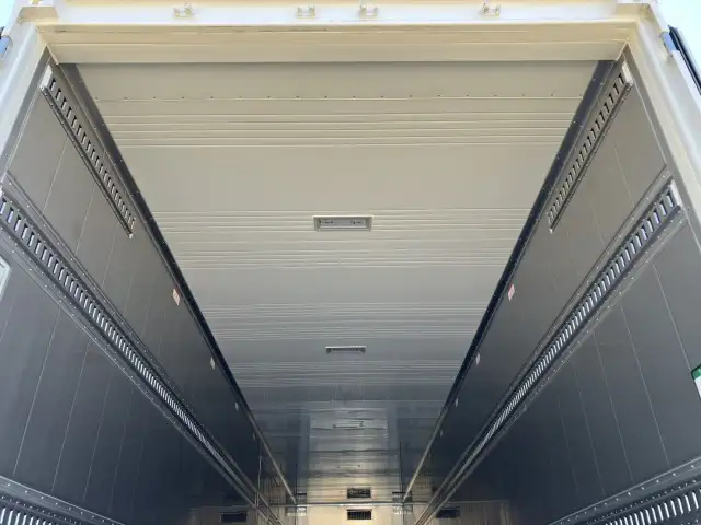 新品!未使用車! 令和7年 トレクス 40FT3軸冷凍コンテナSET リフトアクスル(後後軸残し) サイド観音扉 冷凍機SLXi400(縦型) 樹脂燃料タンクの画像14