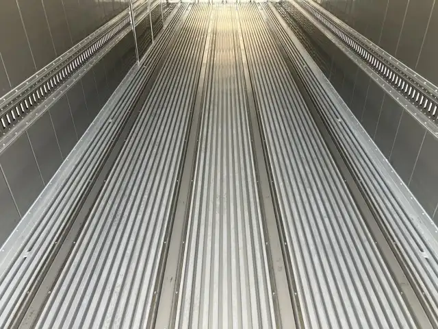 新品!未使用車! 令和7年 トレクス 40FT3軸冷凍コンテナSET リフトアクスル(後後軸残し) サイド観音扉 冷凍機SLXi400(縦型) 樹脂燃料タンクの画像11