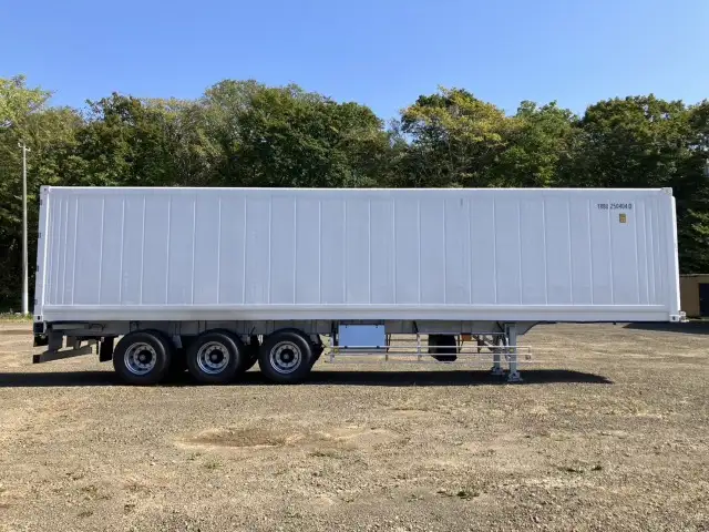 新品!未使用車! 令和7年 トレクス 40FT3軸冷凍コンテナSET リフトアクスル(後後軸残し) サイド観音扉 冷凍機SLXi400(縦型) 樹脂燃料タンクの画像4