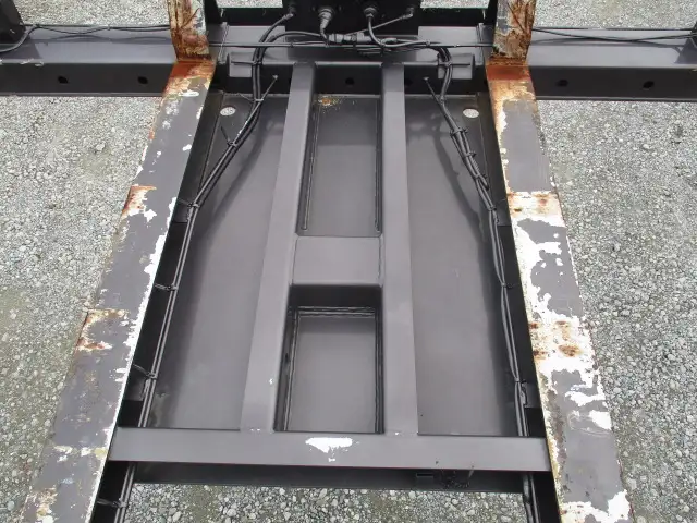 令和3年 トレクス 40FT3軸コンテナシャシ リーフサス 積載:30,480㎏ 第五輪:10,920㎏以上の画像22
