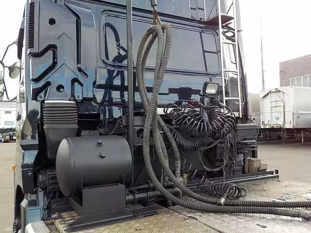 平成19年01月中古大型トラクタヘッド日産UDニッサンディーゼルの画像11