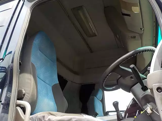 平成19年01月中古大型トラクタヘッド日産UDニッサンディーゼルの画像29