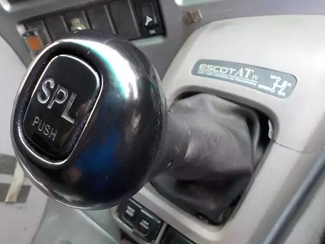 平成19年01月中古大型トラクタヘッド日産UDニッサンディーゼルの画像32