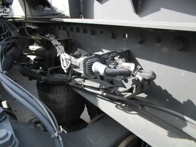 ナンバー付　令和4年　ボルボ　トラクタ　ハイルーフ　リアエアサス　デフロック付　AT　460馬力　第五輪：11,500㎏　距離：34万㎞の画像15