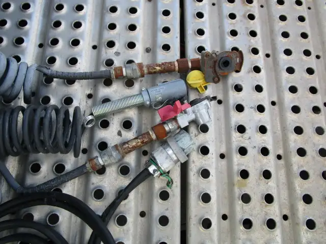 ナンバー付　令和4年　ボルボ　トラクタ　ハイルーフ　リアエアサス　デフロック付　AT　460馬力　第五輪：11,500㎏　距離：34万㎞の画像20