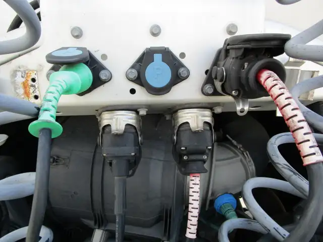 ナンバー付　令和4年　ボルボ　トラクタ　ハイルーフ　リアエアサス　デフロック付　AT　460馬力　第五輪：11,500㎏　距離：34万㎞の画像21