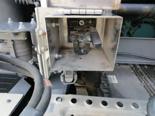 ナンバー付　令和4年　ボルボ　トラクタ　ハイルーフ　リアエアサス　デフロック付　AT　460馬力　第五輪：11,500㎏　距離：34万㎞の画像22