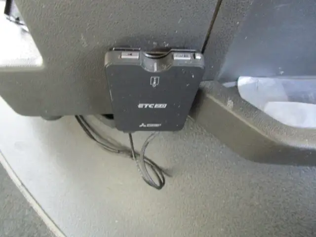 ナンバー付　令和4年　ボルボ　トラクタ　ハイルーフ　リアエアサス　デフロック付　AT　460馬力　第五輪：11,500㎏　距離：34万㎞の画像37