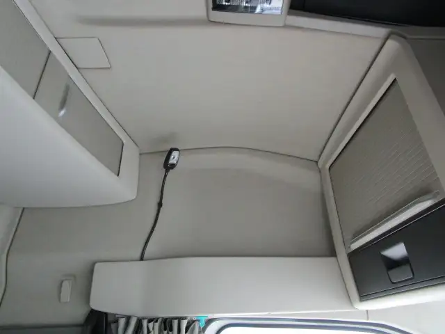 ナンバー付　令和4年　ボルボ　トラクタ　ハイルーフ　リアエアサス　デフロック付　AT　460馬力　第五輪：11,500㎏　距離：34万㎞の画像43