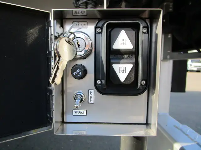 登録済み未使用車　車検：令和8年9月28日迄　令和7年式　フルハーフ　14m3軸冷凍ウイングトレーラー　スーパーシングル　リフトアクスル後軸残し　積載：24,000kg　第五輪：10,980kgの画像23