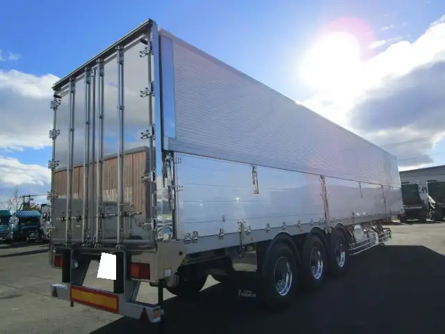 登録済み未使用車　車検：令和8年9月28日迄　令和7年式　フルハーフ　14m3軸冷凍ウイングトレーラー　スーパーシングル　リフトアクスル後軸残し　積載：24,000kg　第五輪：10,980kgの画像5