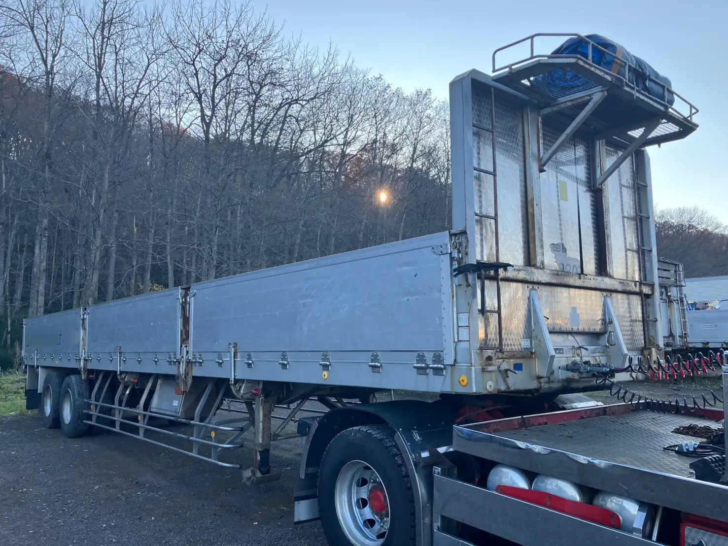 【委託販売車両】平成19年　フルハーフ　13m2軸アオリ付きトレーラ　車検付　エアサス　ジョロダー4列の画像2