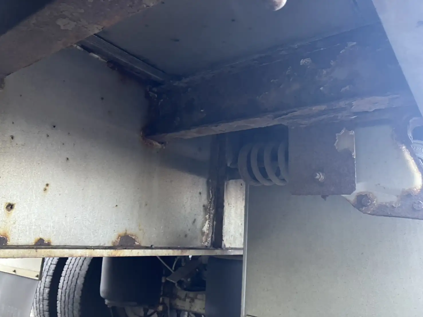 【委託販売車両】平成19年　フルハーフ　13m2軸アオリ付きトレーラ　車検付　エアサス　ジョロダー4列の画像13