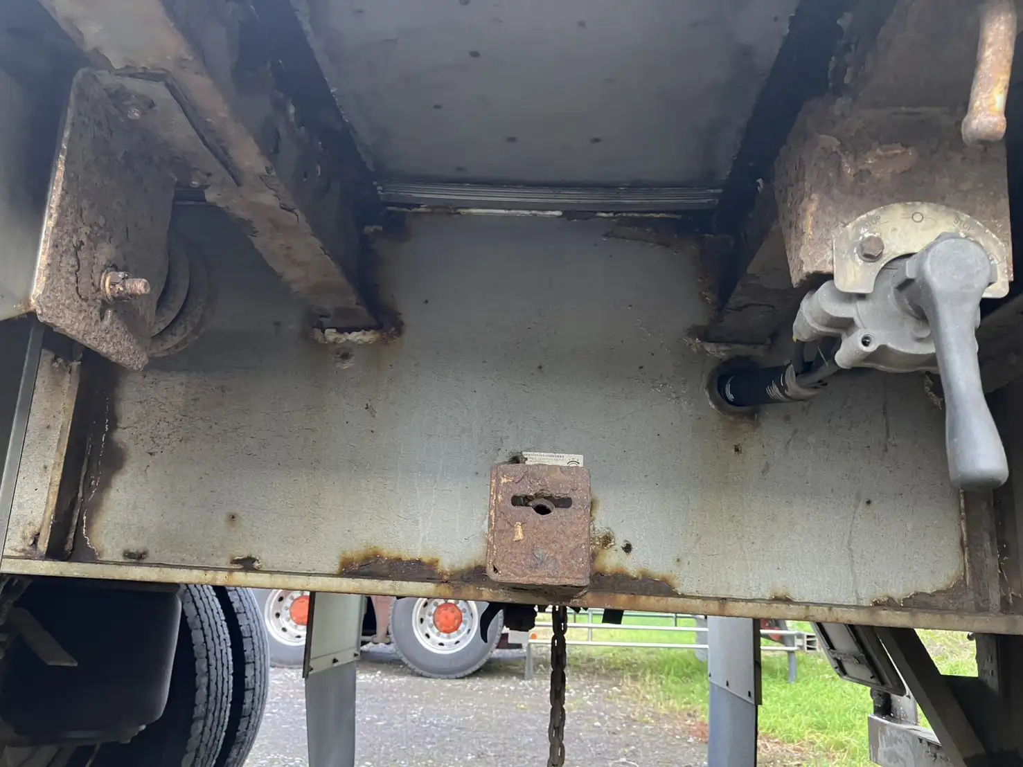 【委託販売車両】平成19年　フルハーフ　13m2軸アオリ付きトレーラ　車検付　エアサス　ジョロダー4列の画像14