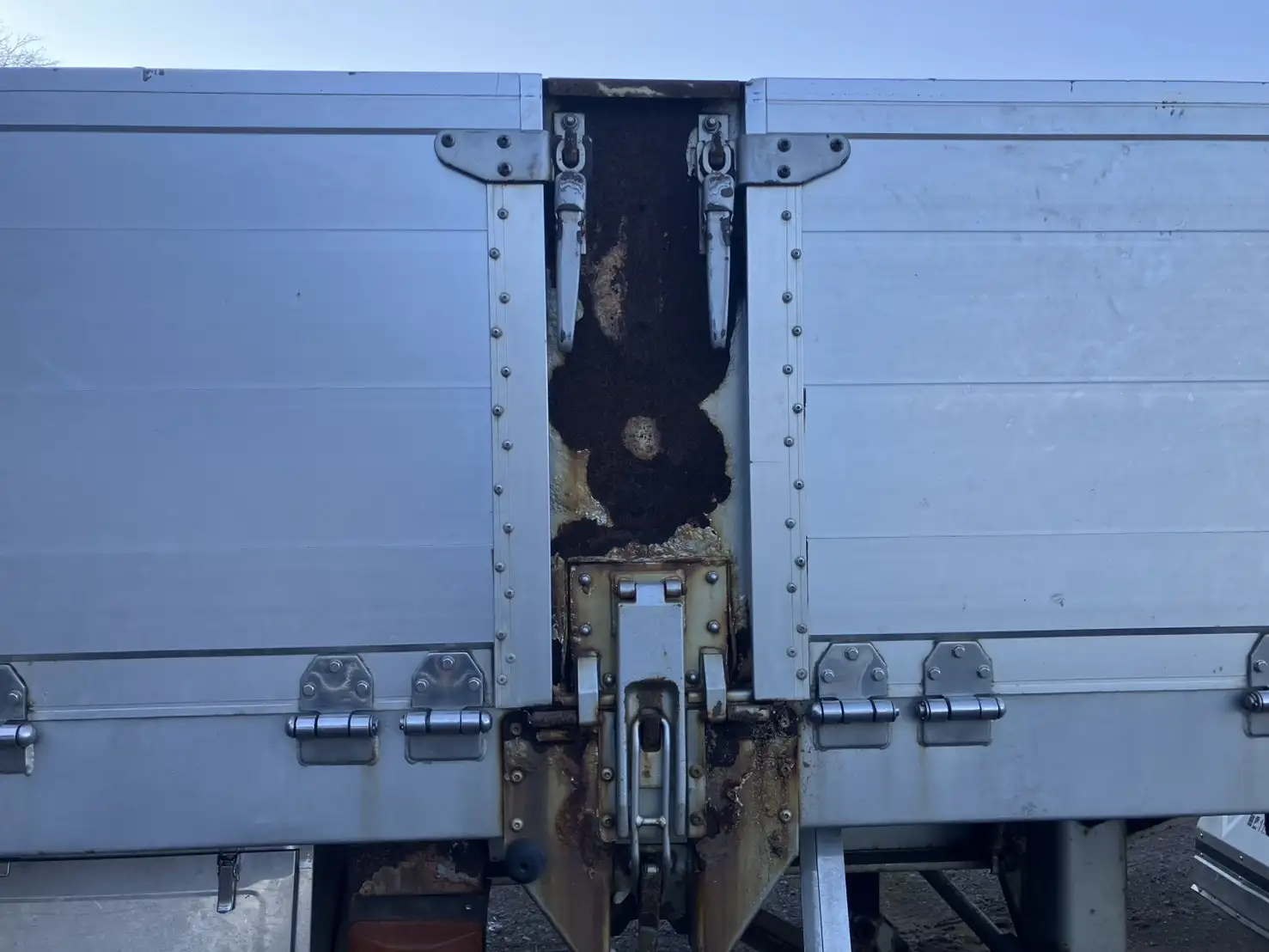 【委託販売車両】平成19年　フルハーフ　13m2軸アオリ付きトレーラ　車検付　エアサス　ジョロダー4列の画像8