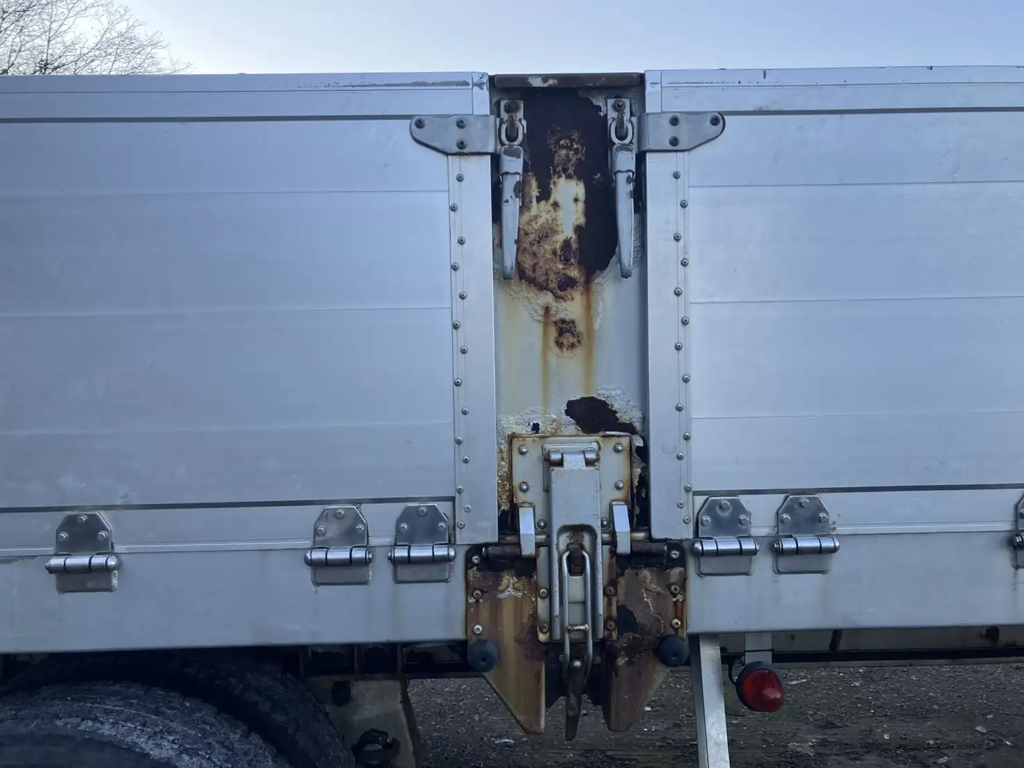 【委託販売車両】平成19年　フルハーフ　13m2軸アオリ付きトレーラ　車検付　エアサス　ジョロダー4列の画像9