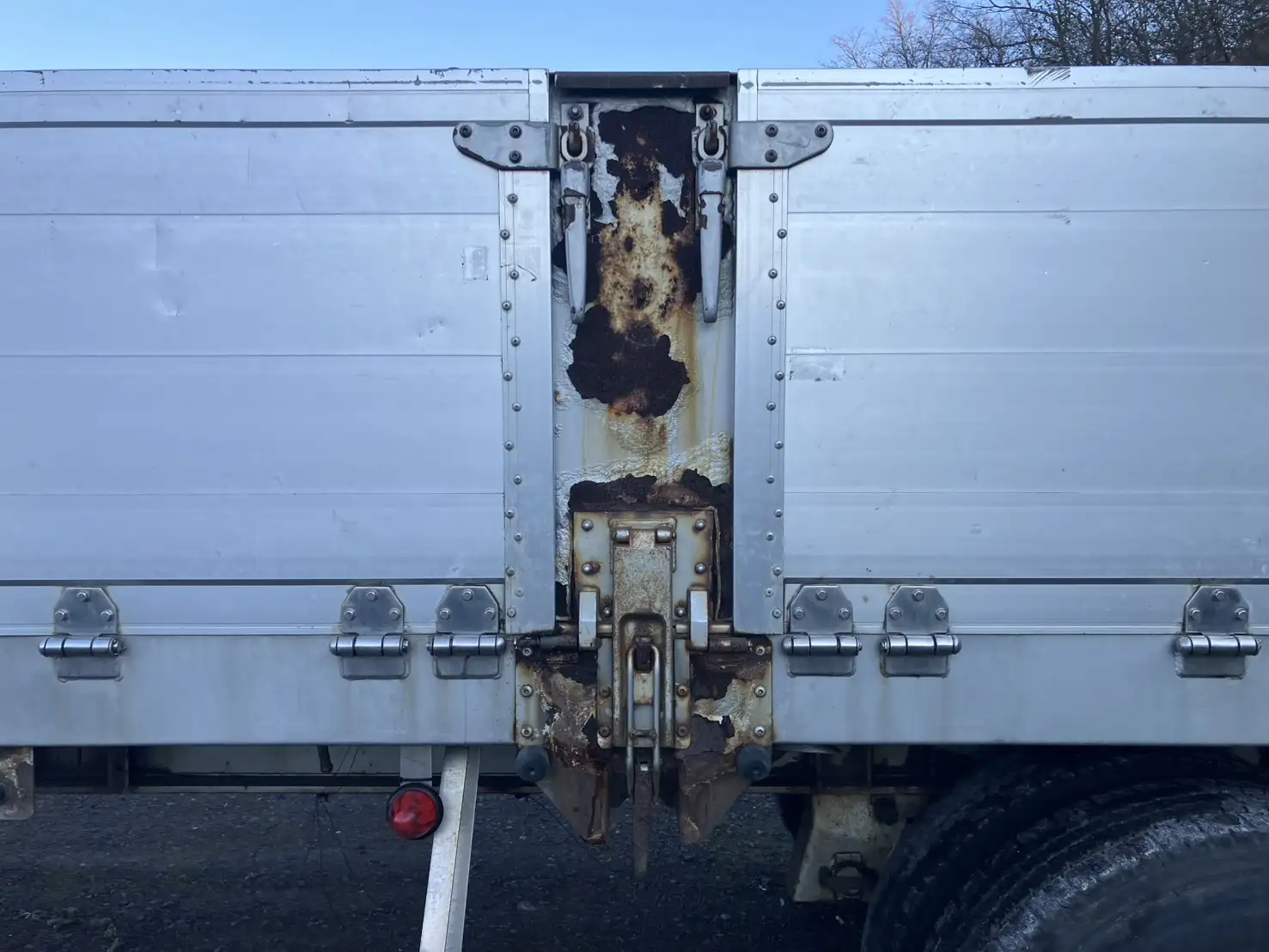 【委託販売車両】平成19年　フルハーフ　13m2軸アオリ付きトレーラ　車検付　エアサス　ジョロダー4列の画像10