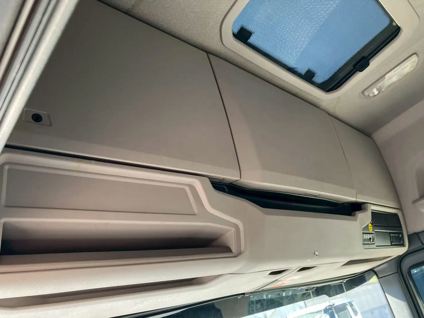 スカニア undefined トレーラーヘッド(トラクターヘッド) 大型(10t) 2DG-A4X2ACGの画像46