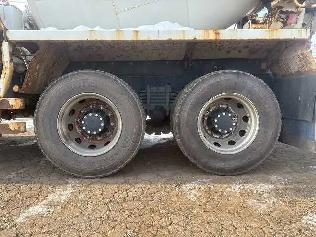 いすゞ ギガ ミキサー車 大型(10t) QKG-CXZ77ATの画像12