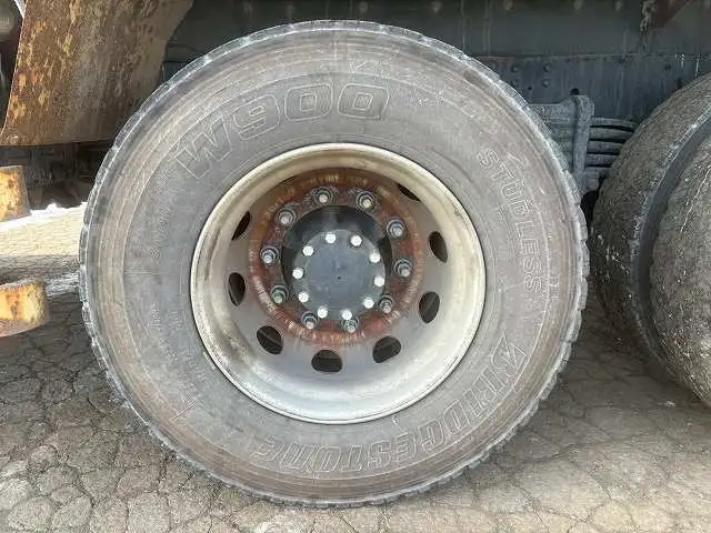 いすゞ ギガ ミキサー車 大型(10t) QKG-CXZ77ATの画像18