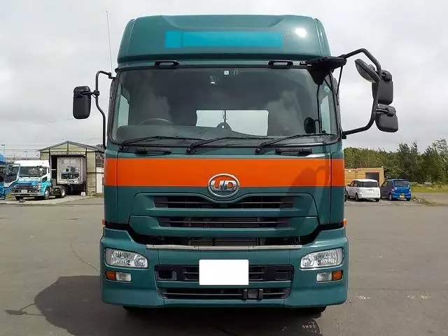 平成25年12月中古大型トラクタヘッド日産UDUDトラックスの画像2