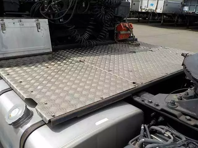 平成25年12月中古大型トラクタヘッド日産UDUDトラックスの画像20