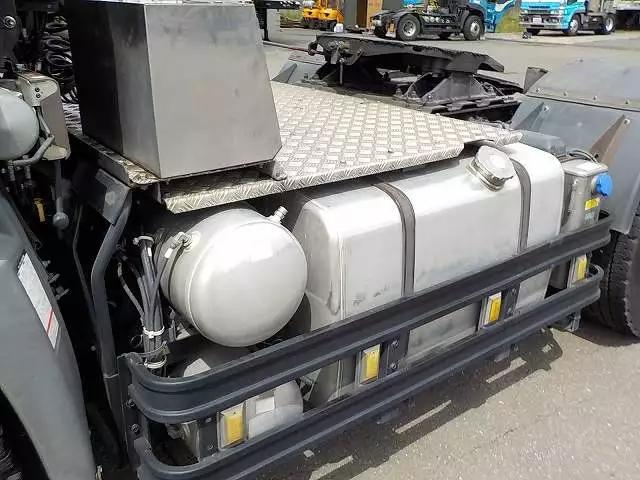 平成25年12月中古大型トラクタヘッド日産UDUDトラックスの画像21