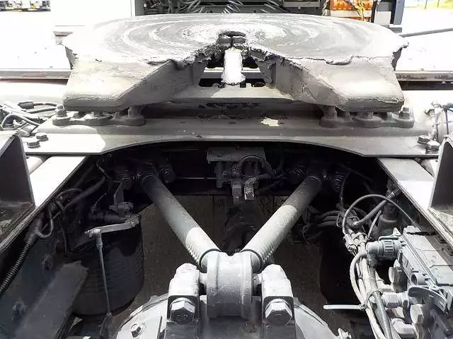 平成25年12月中古大型トラクタヘッド日産UDUDトラックスの画像26