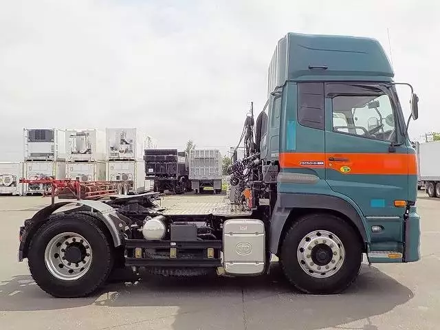 平成25年12月中古大型トラクタヘッド日産UDUDトラックスの画像4
