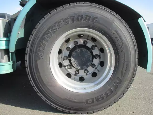 平成25年01月中古大型トラクタヘッド日産UDクオンの画像11