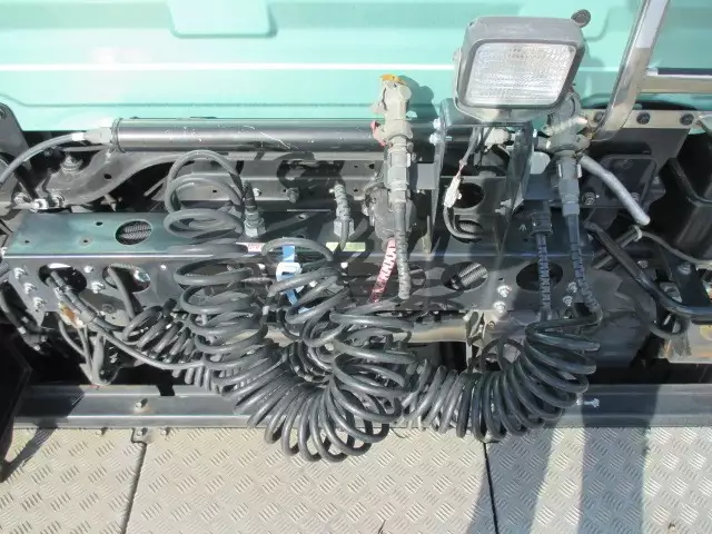 平成25年01月中古大型トラクタヘッド日産UDクオンの画像17